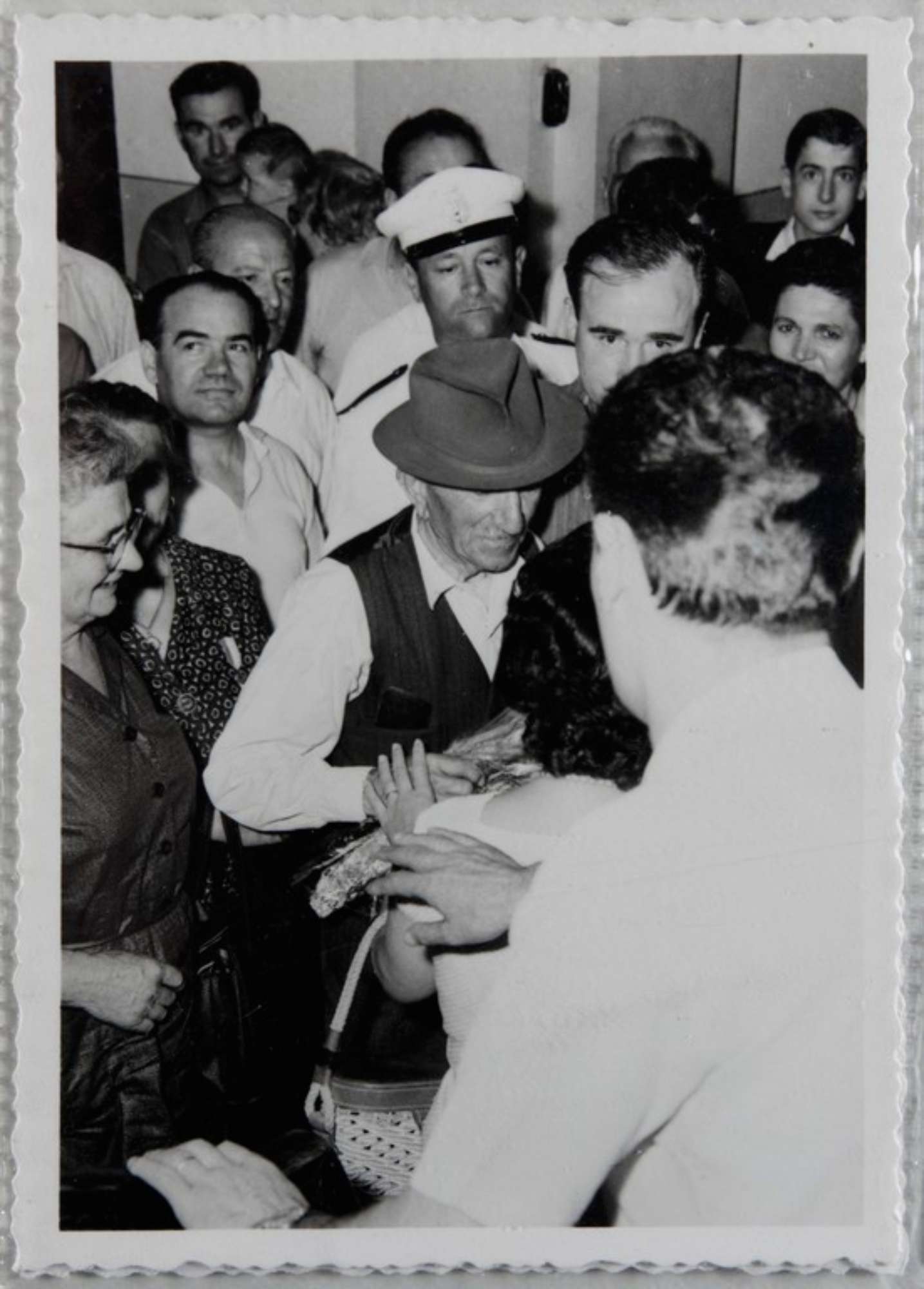 Poggibonsi, 18-19 luglio 1964, XX° anniversario della liberazione e conferimento ad Alcide Cervi della cittadinanza onoraria. Alcide Cervi accolto con affetto dai cittadini